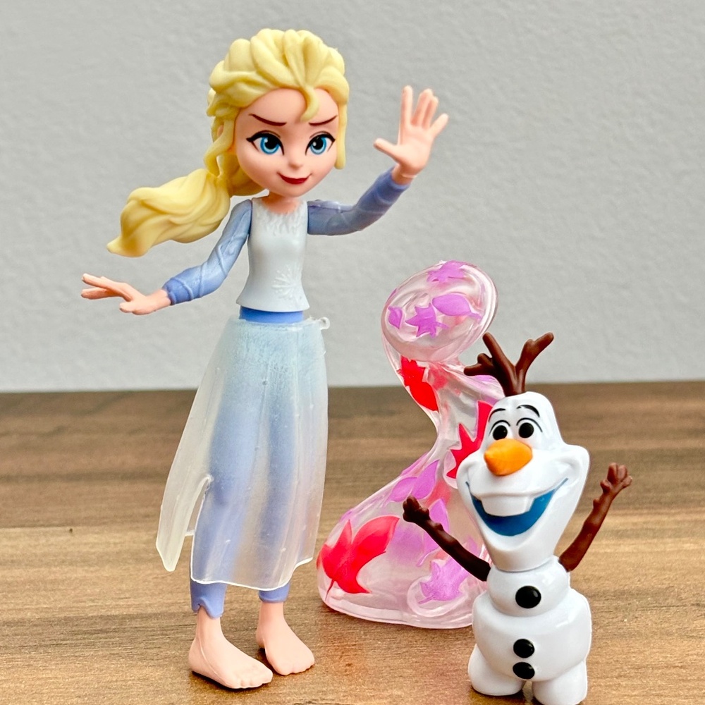 DISNEY Frozen 2 SPIRITS OF NATURE toy figure set  ELSA OLAF Snowman Wind 2020